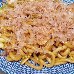 野菜と魚肉ソーセージの焼きうどん